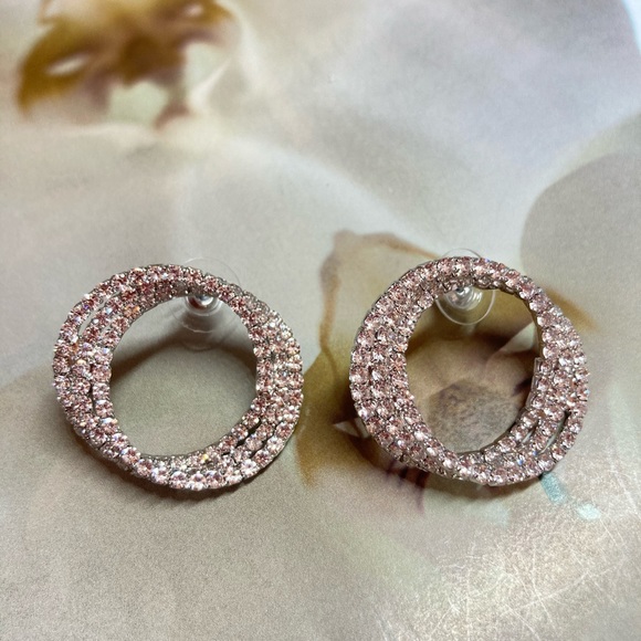 🌟 Rhinestone Silver Tone Circle Earrings - Picture 4 of 6